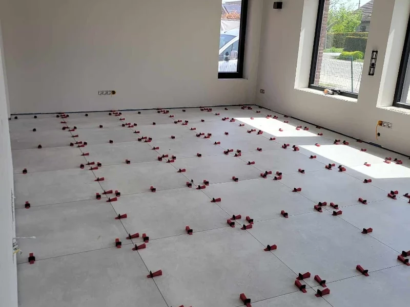 Grootformaat tegels op vloerverwarming